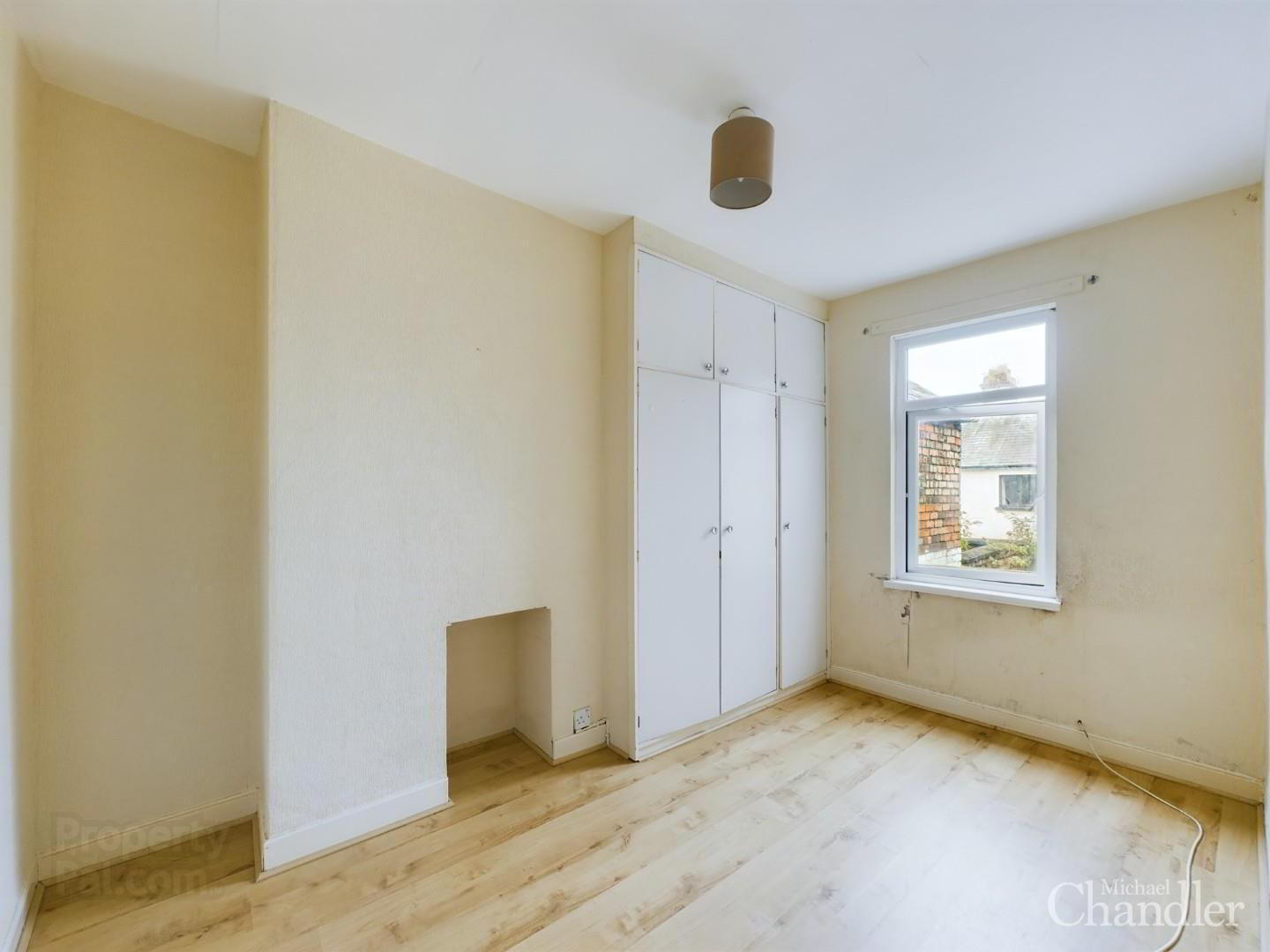 160 Dunluce Avenue 10 of 13