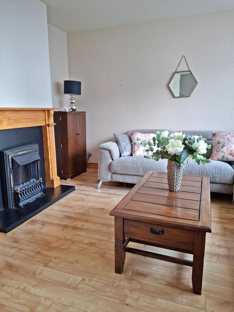 24 Loane Drive 4 of 17