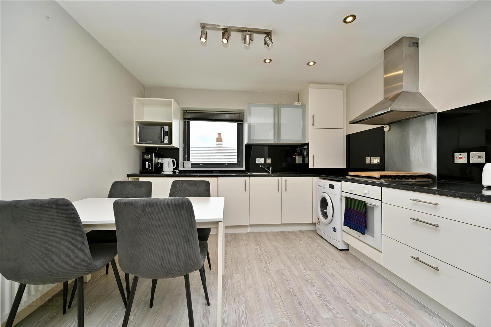 Apt 159 Victoria Place, 20 Wellwood Street 6 of 14