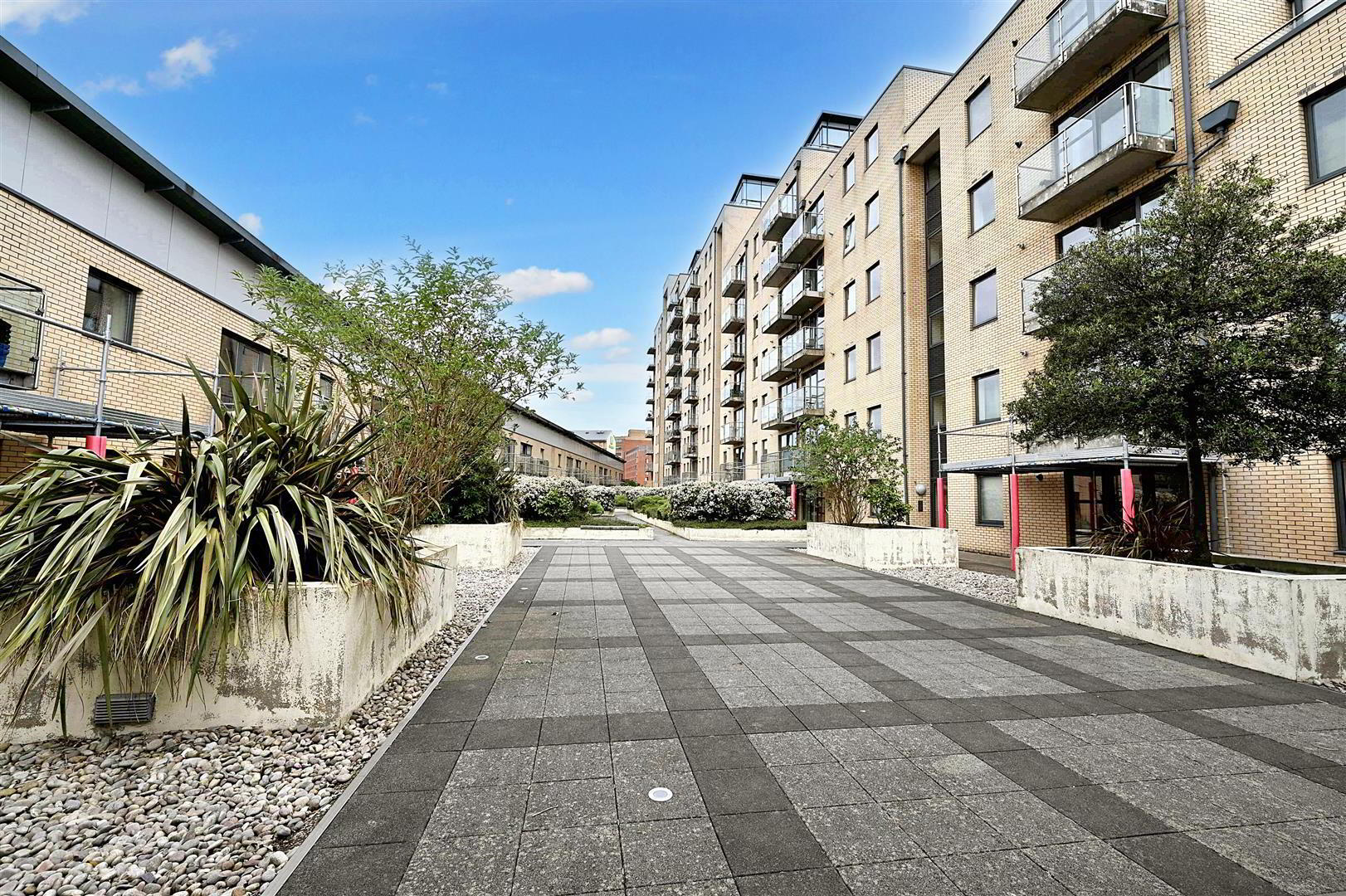 Apt 159 Victoria Place, 20 Wellwood Street 13 of 14