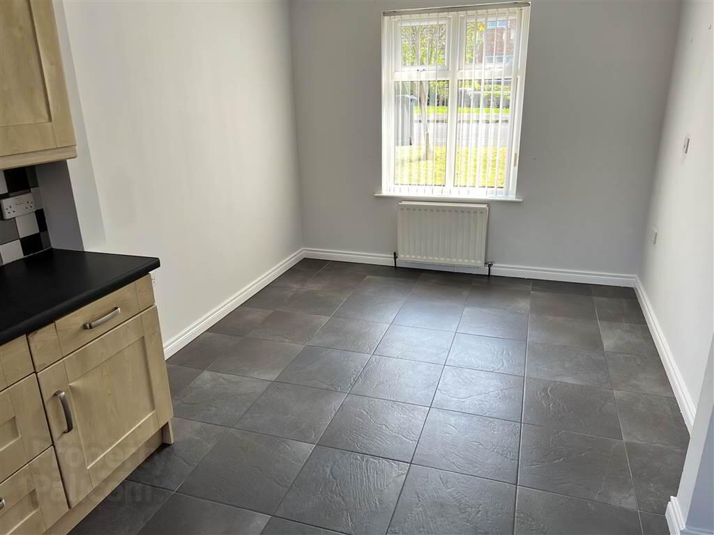 1 Demesne Crescent 8 of 20