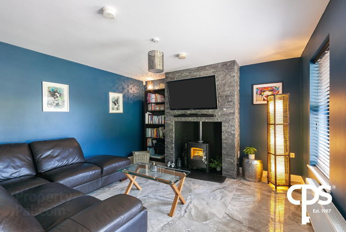 83 Niblock Road 6 of 36