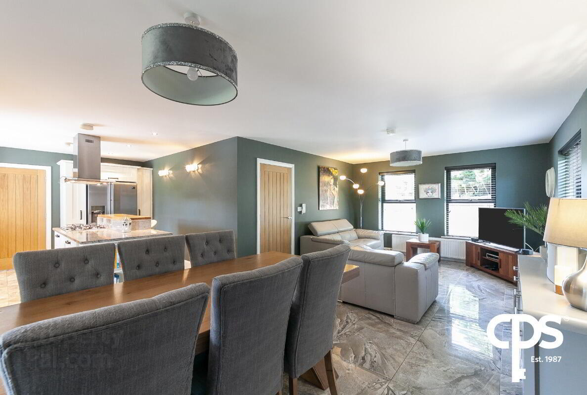83 Niblock Road 8 of 36
