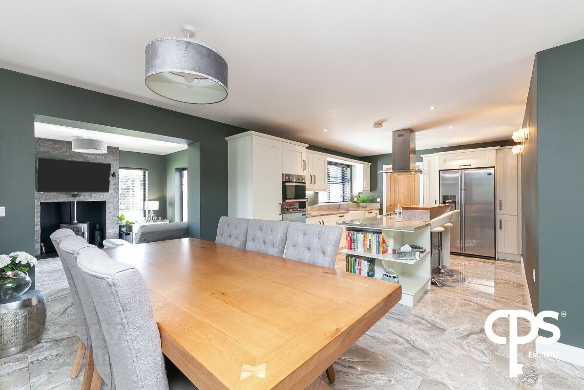 83 Niblock Road 10 of 36