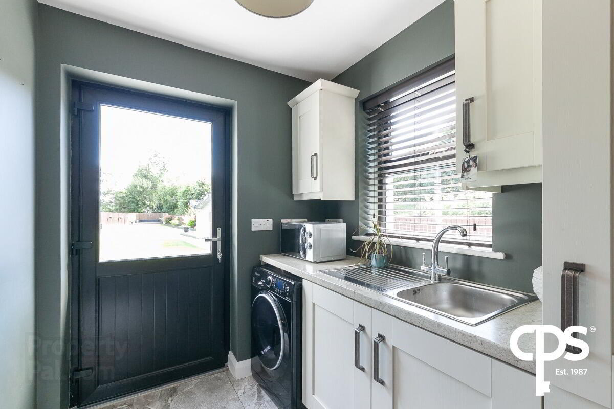 83 Niblock Road 15 of 36