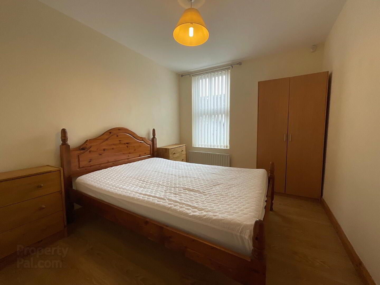 Apt 3, 30 Cliftonville Avenue 10 of 11