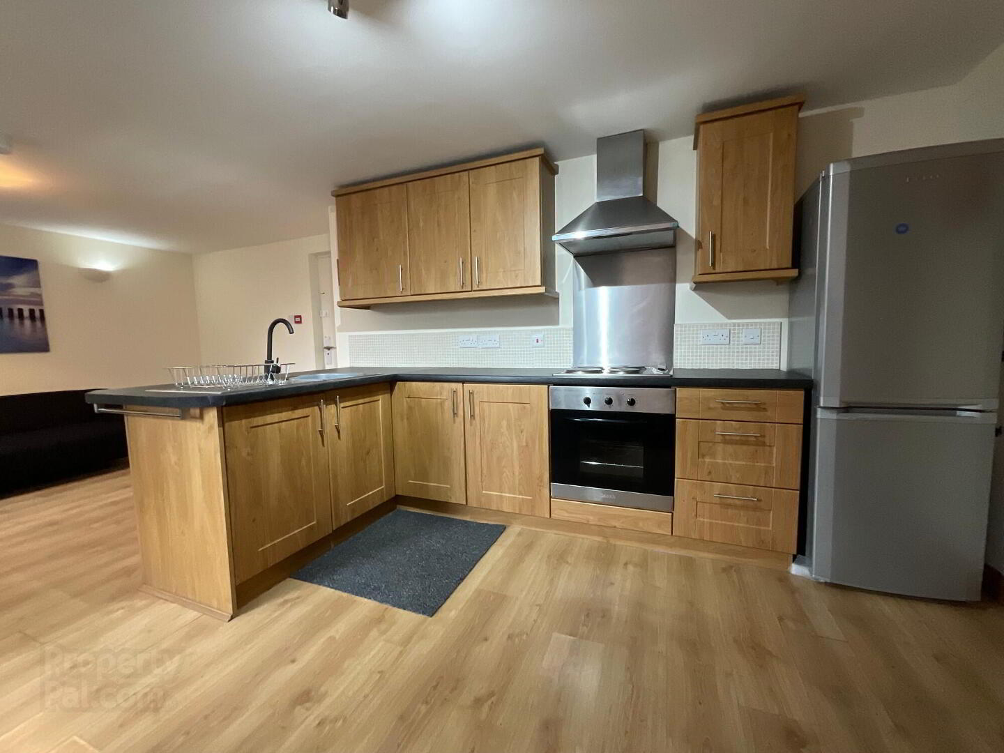 Apt 3, 30 Cliftonville Avenue 4 of 11