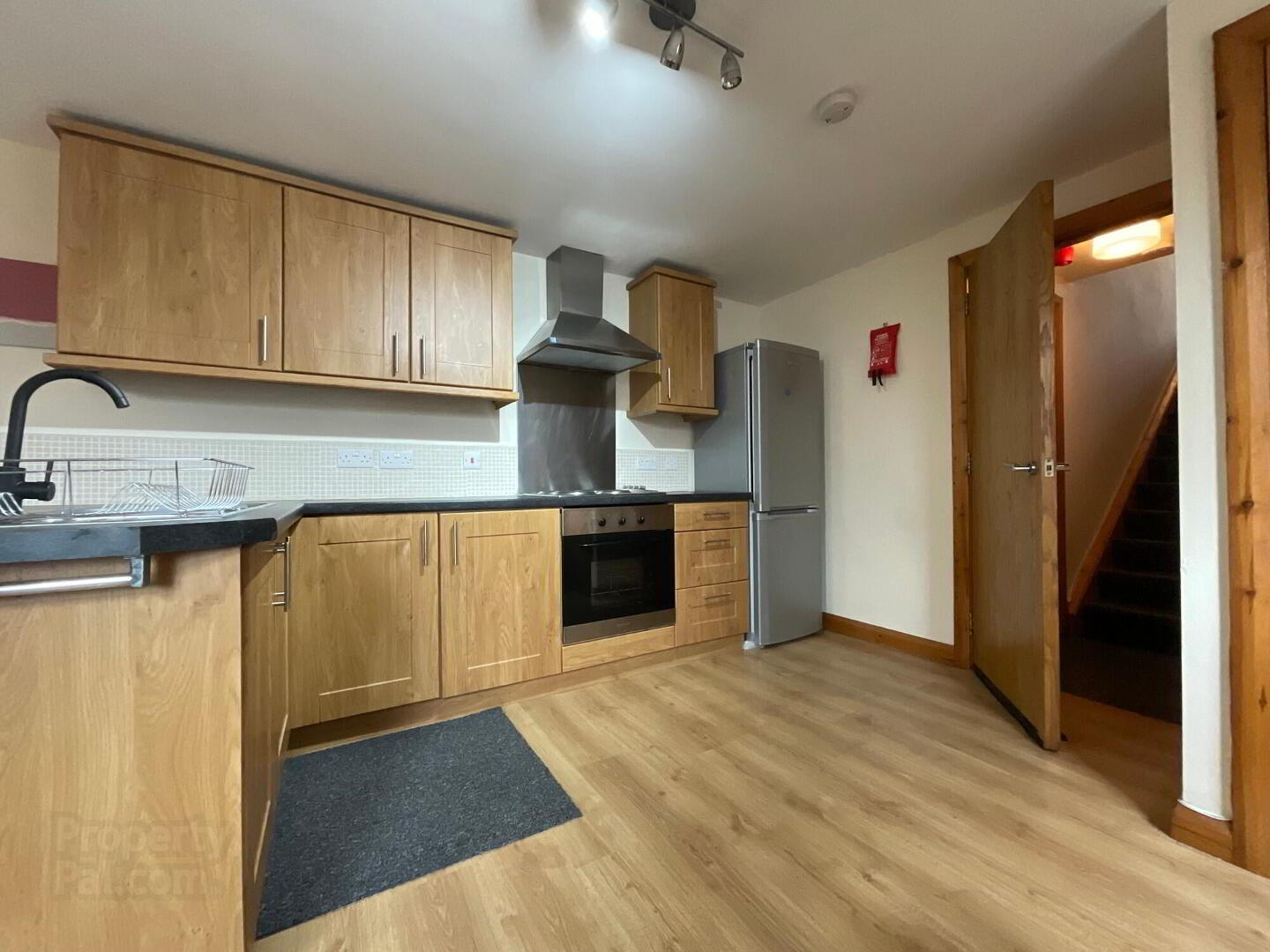 Apt 3, 30 Cliftonville Avenue 3 of 11