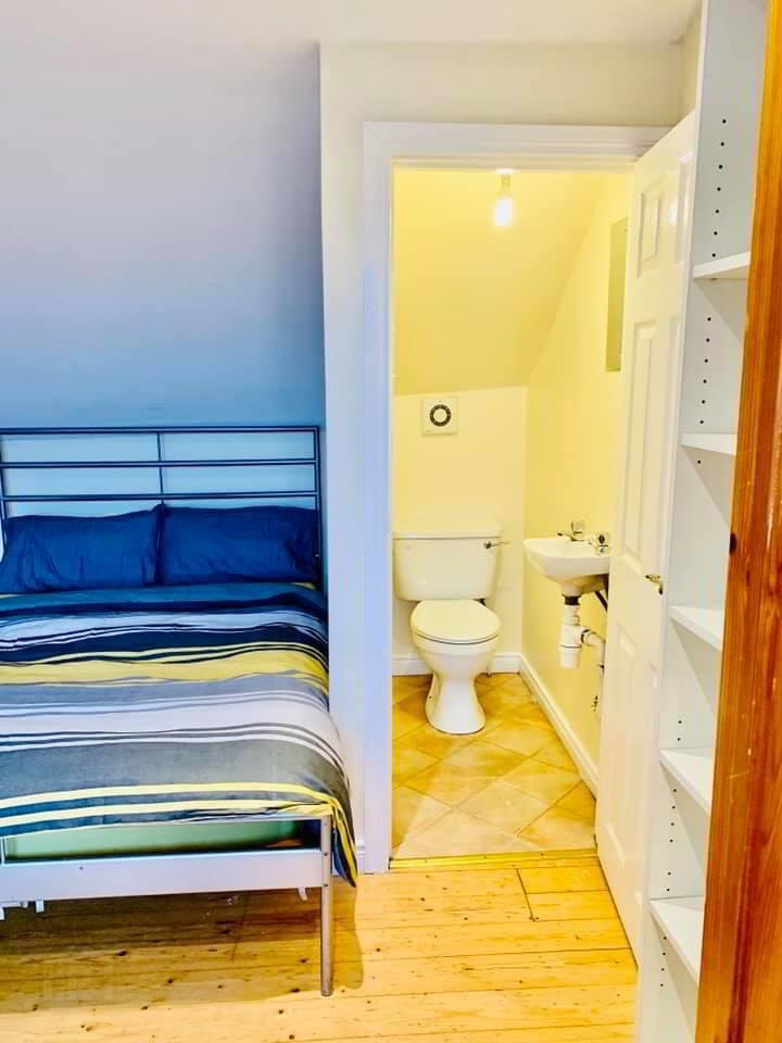 Donegall Road, En-Suite Room 5 8 of 9