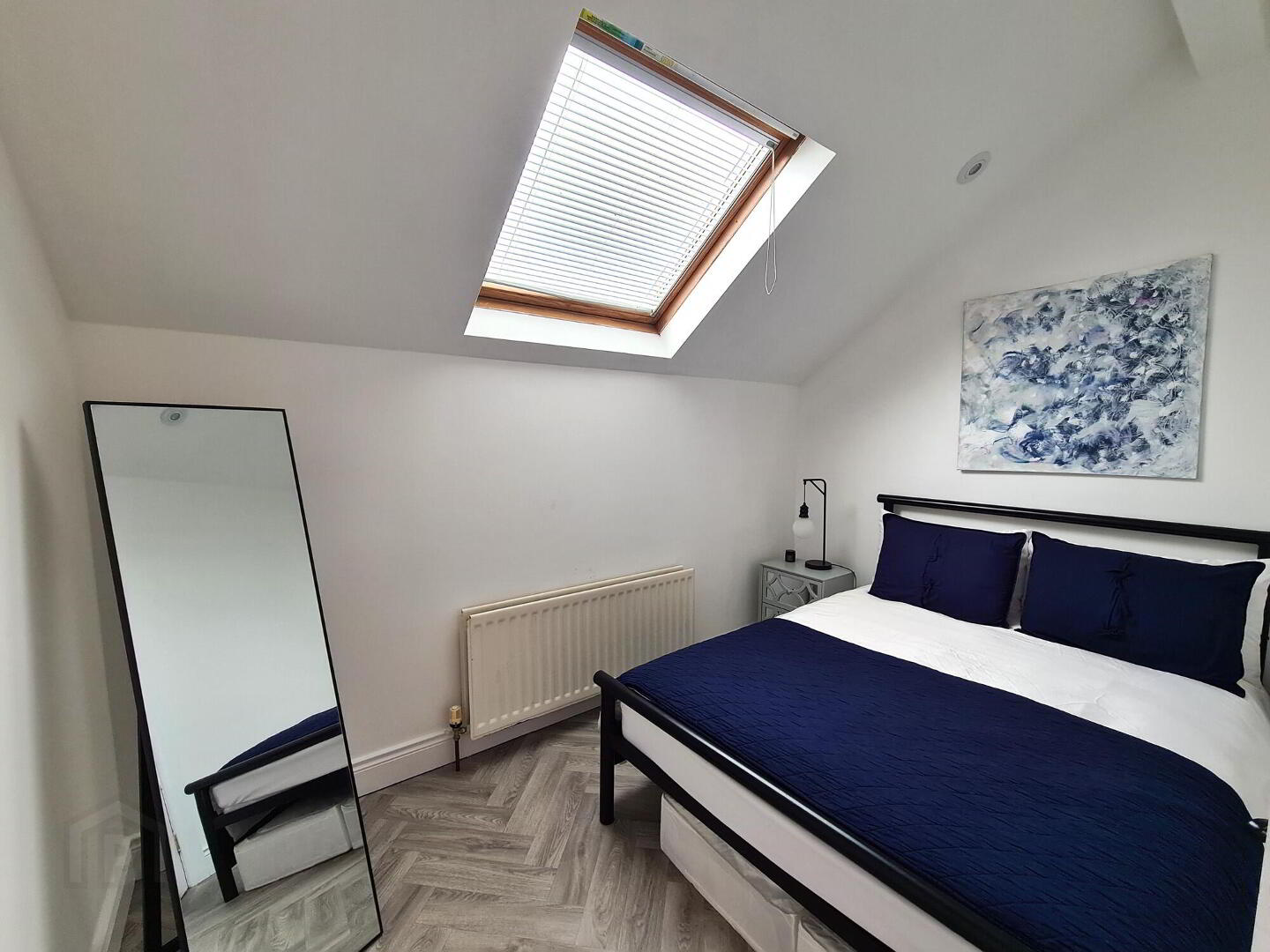 Apt 5 81, Eglinton Street 5 of 6