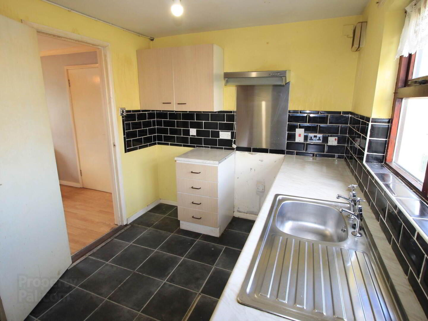50b Westland Street 9 of 14
