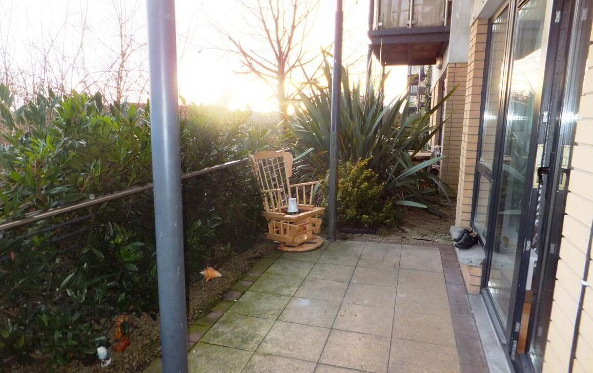 Apartment 4 The Jetty Market Point 8 of 28