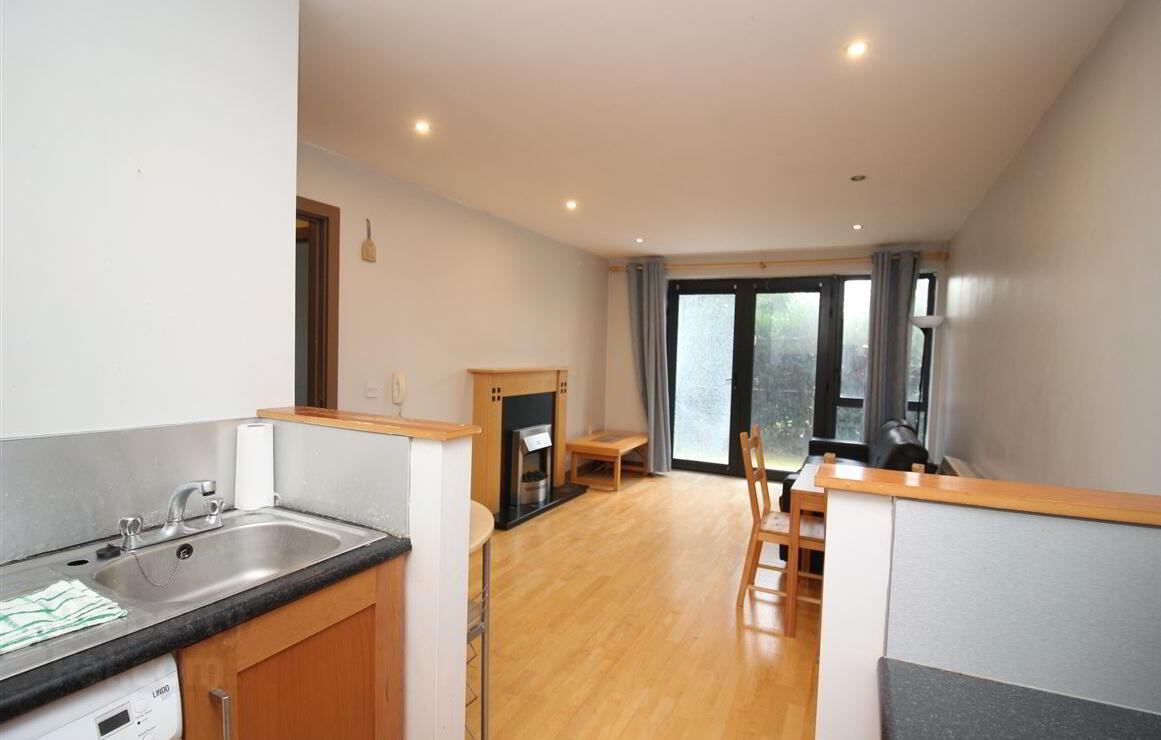 Apartment 4 The Jetty Market Point 6 of 28