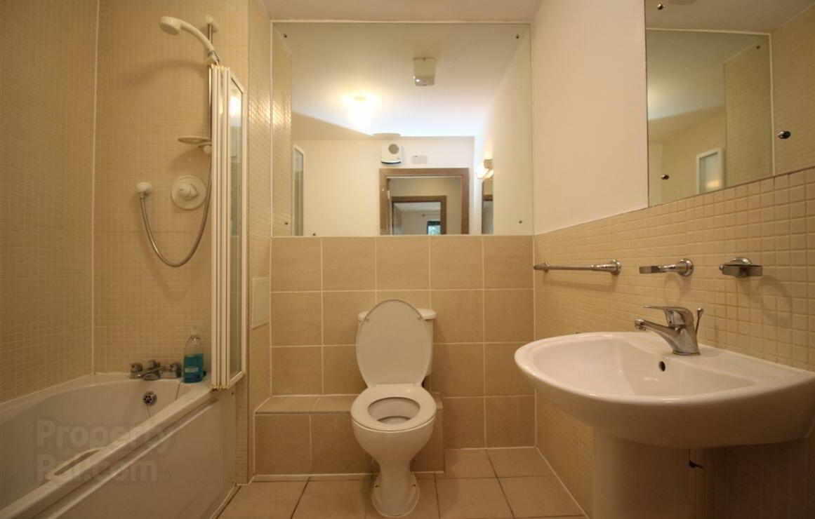 Apartment 4 The Jetty Market Point 16 of 28
