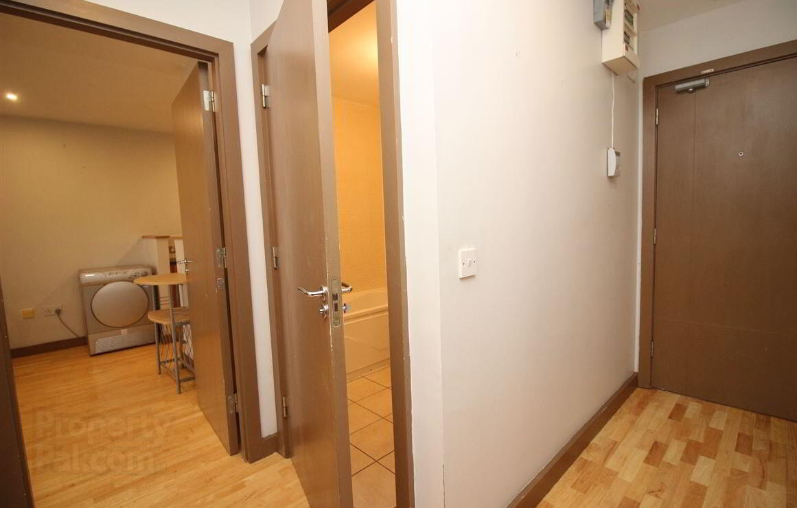 Apartment 4 The Jetty Market Point 19 of 28