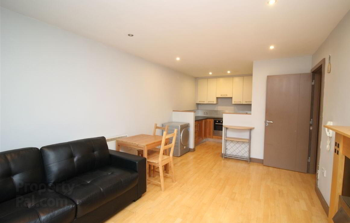 Apartment 4 The Jetty Market Point 11 of 28