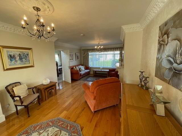 18 Sandringham Drive 4 of 18