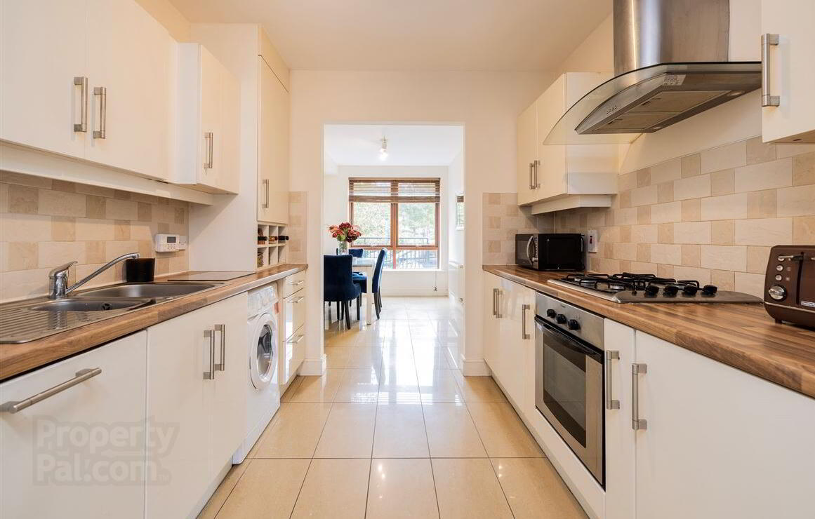 22 Stratton Walk 11 of 32
