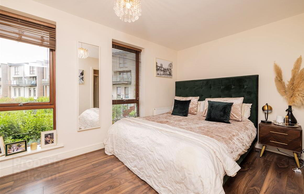 22 Stratton Walk 18 of 32