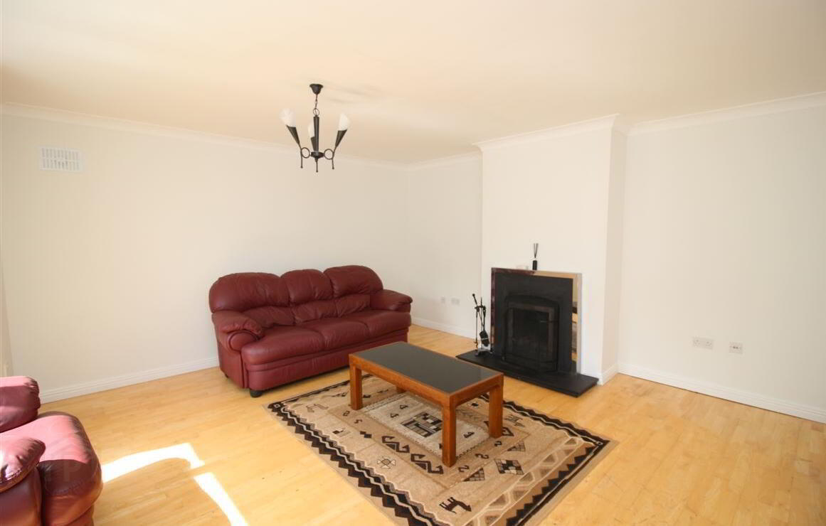 59 Greenpark Meadows 4 of 49