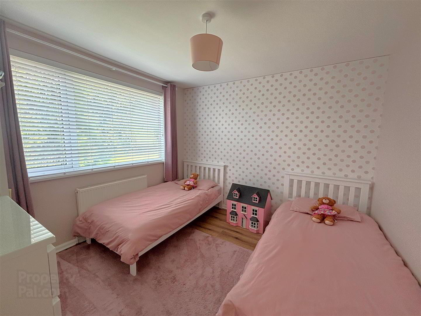 30 Abbeydale Gardens 17 of 25