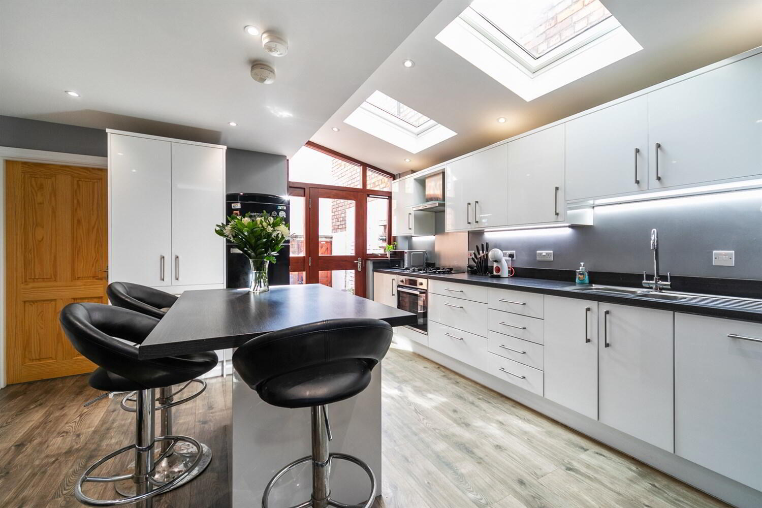 36 Adelaide Avenue 6 of 17