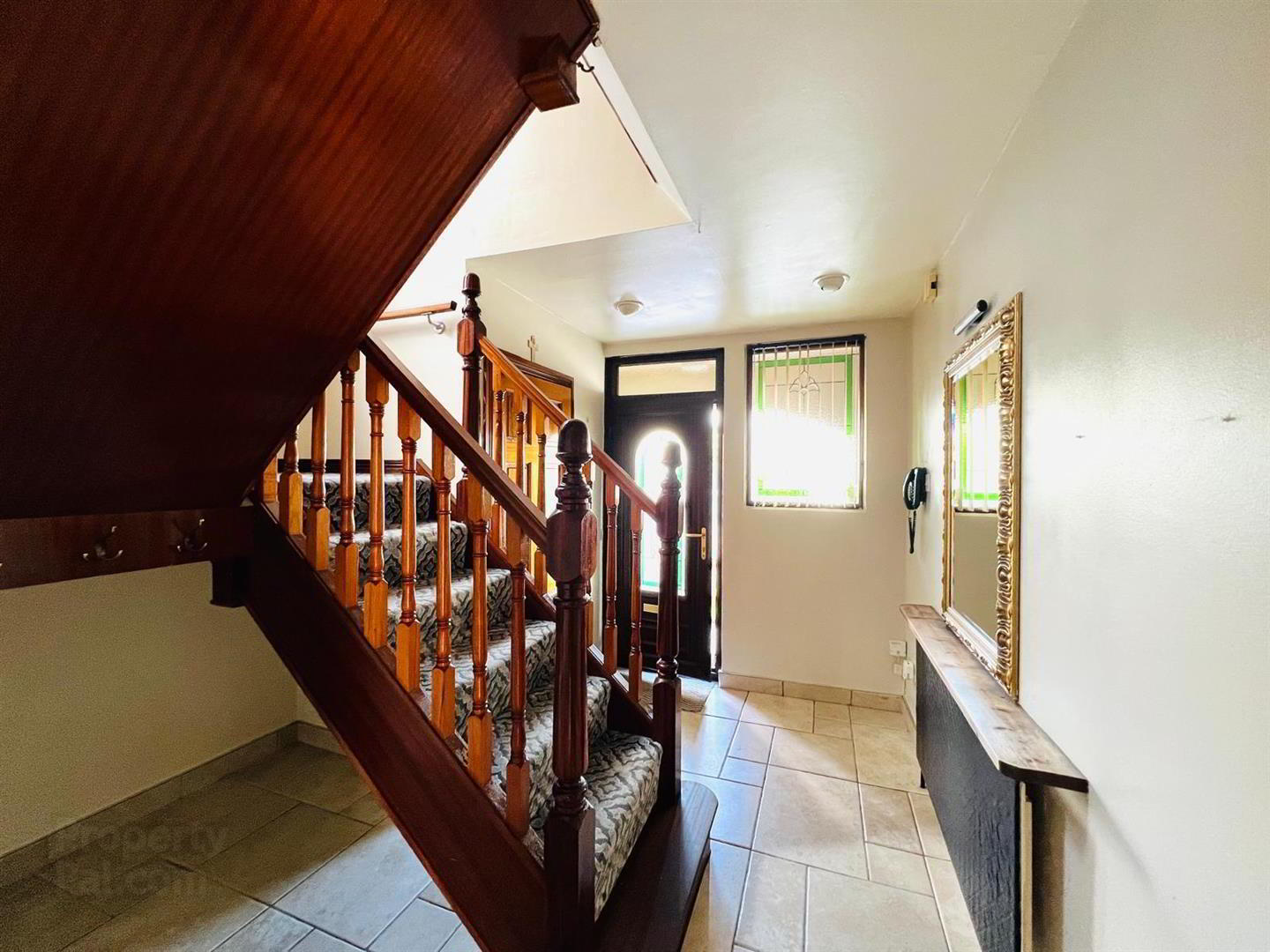 1 Beechwood Avenue 5 of 26