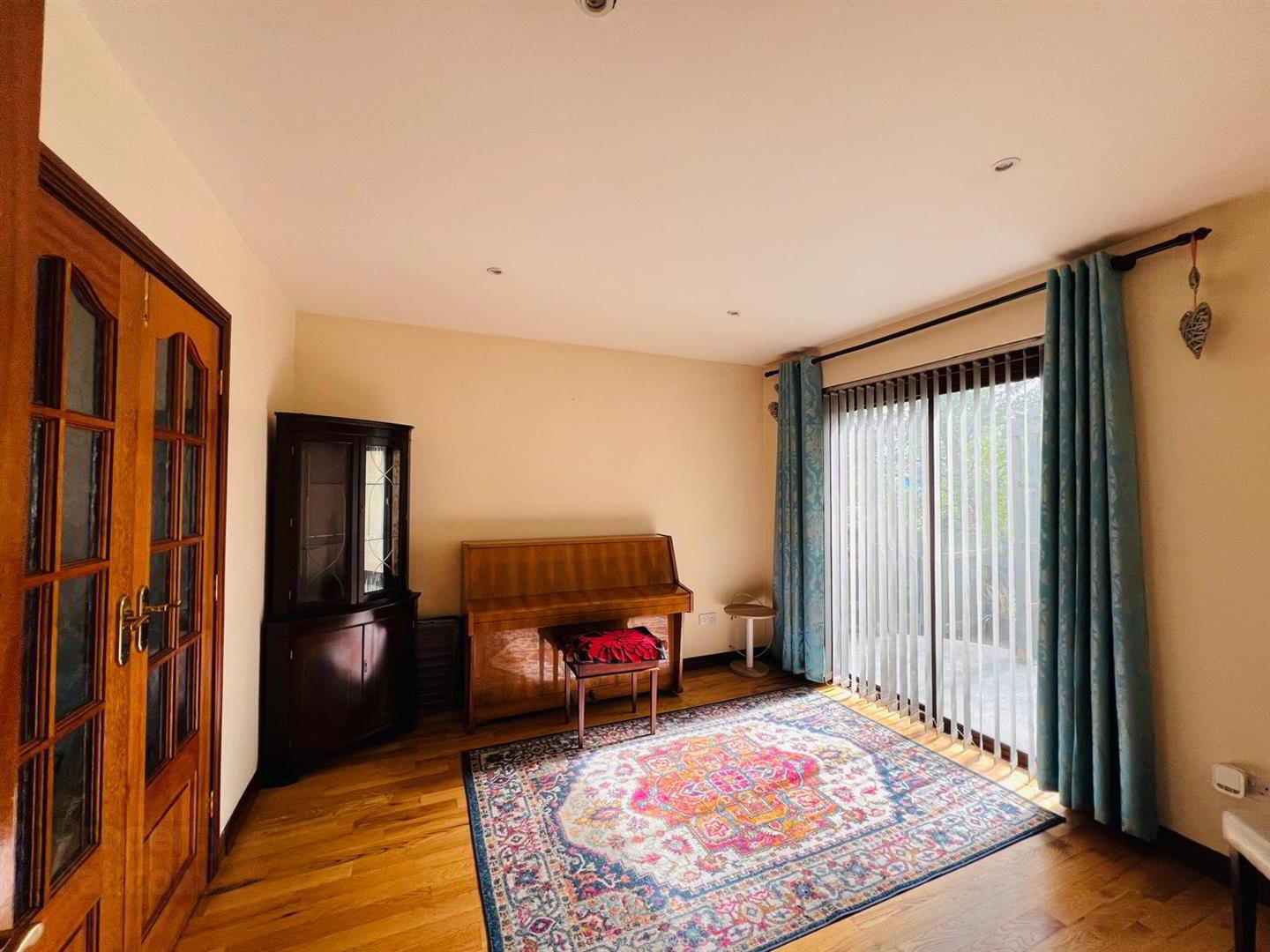 1 Beechwood Avenue 10 of 26