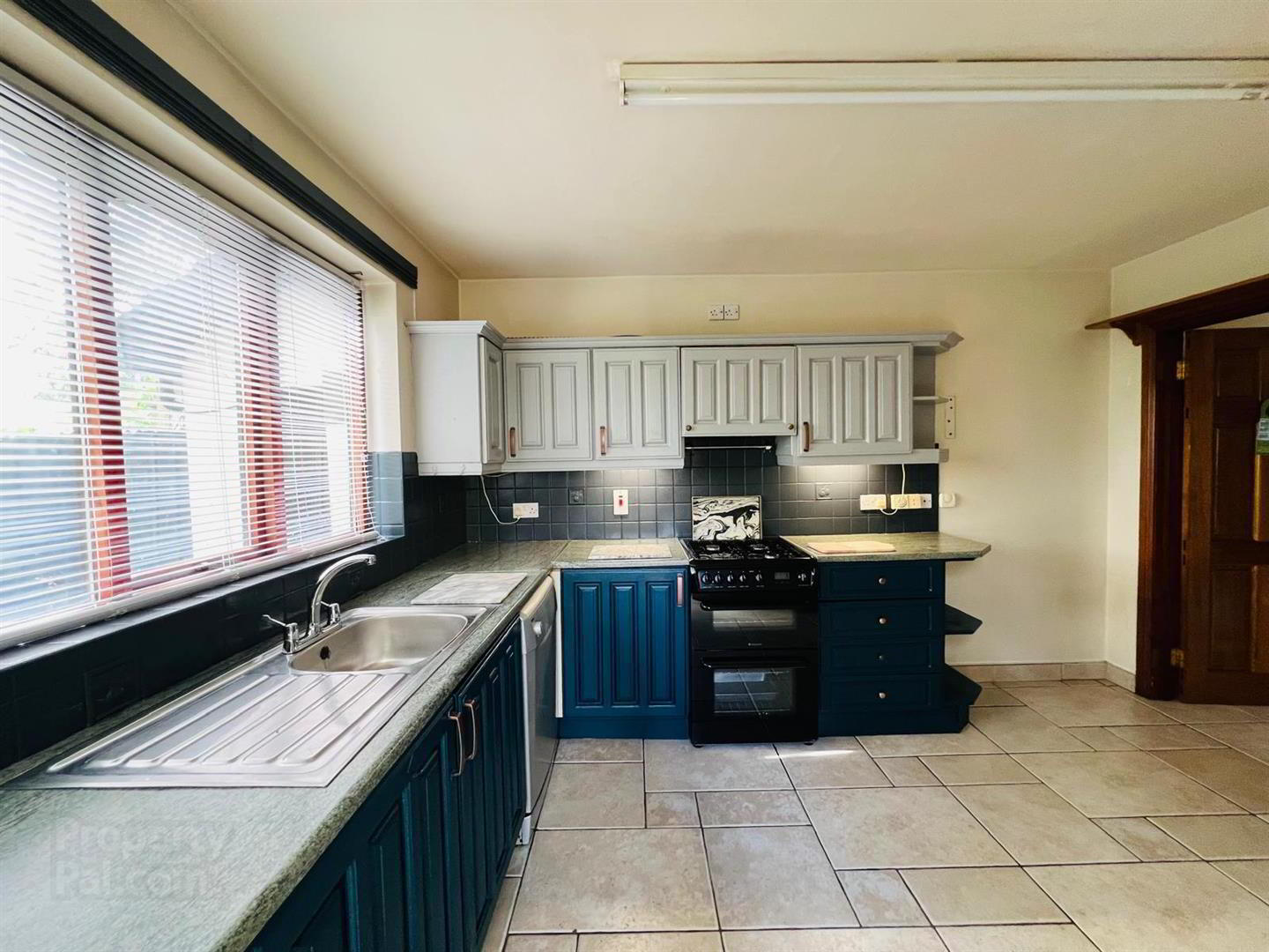 1 Beechwood Avenue 12 of 26