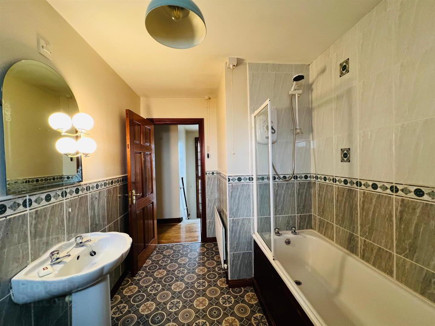1 Beechwood Avenue 24 of 26