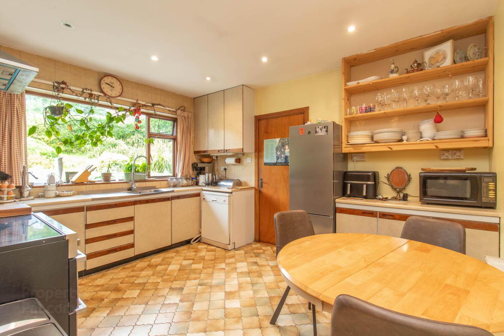 The Bungalow, Swellan 8 of 19