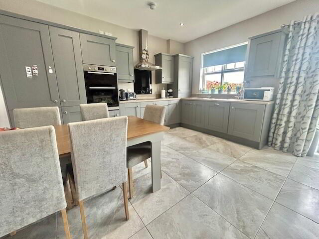 23 Beech Hill View 8 of 20