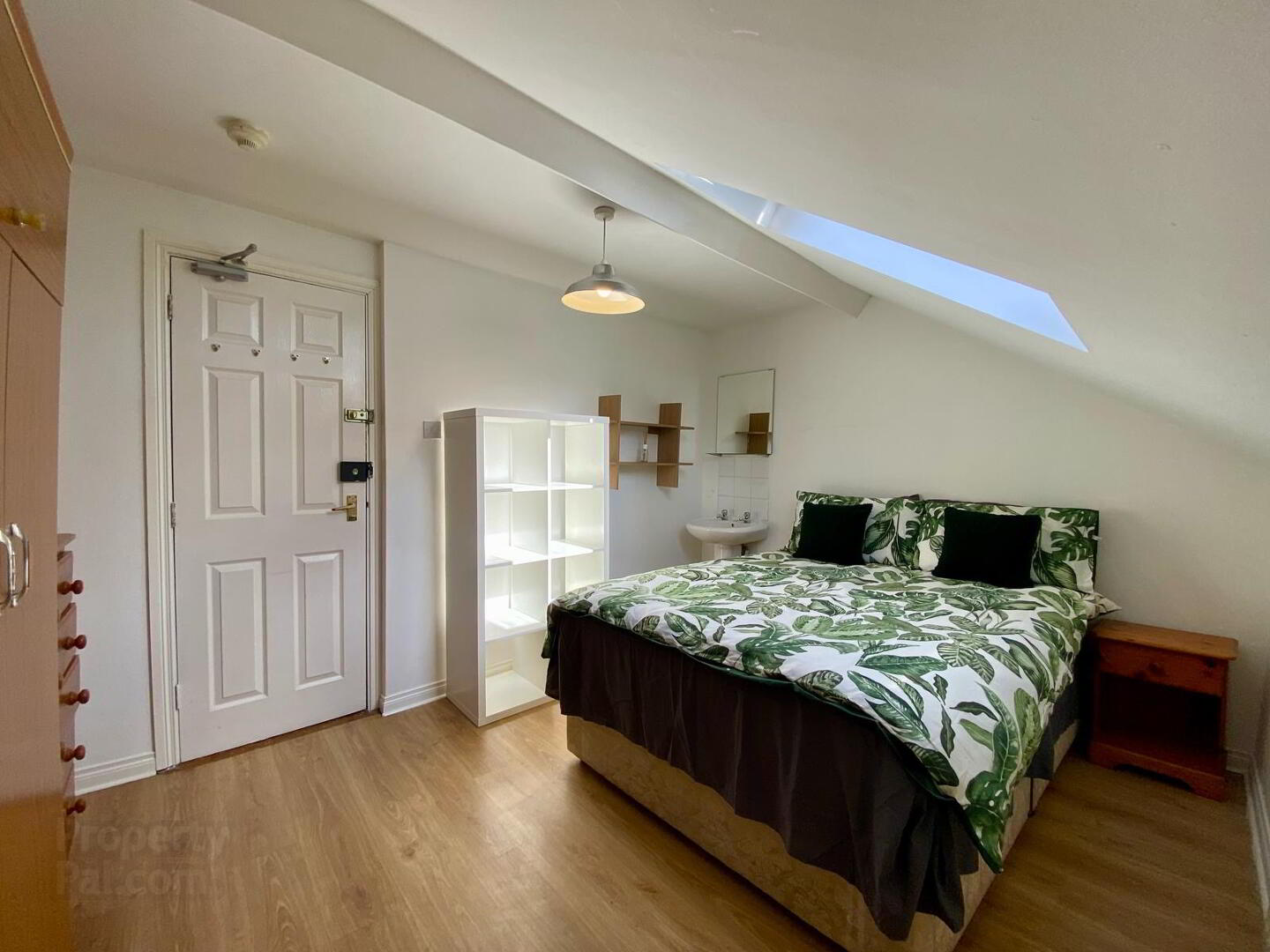 Donegall Road, Room 5 3 of 15