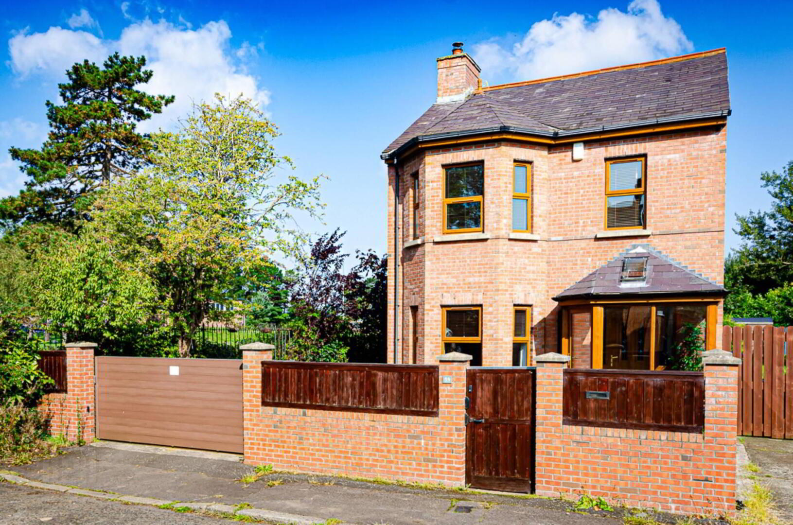 59 Onslow Gardens 2 of 47