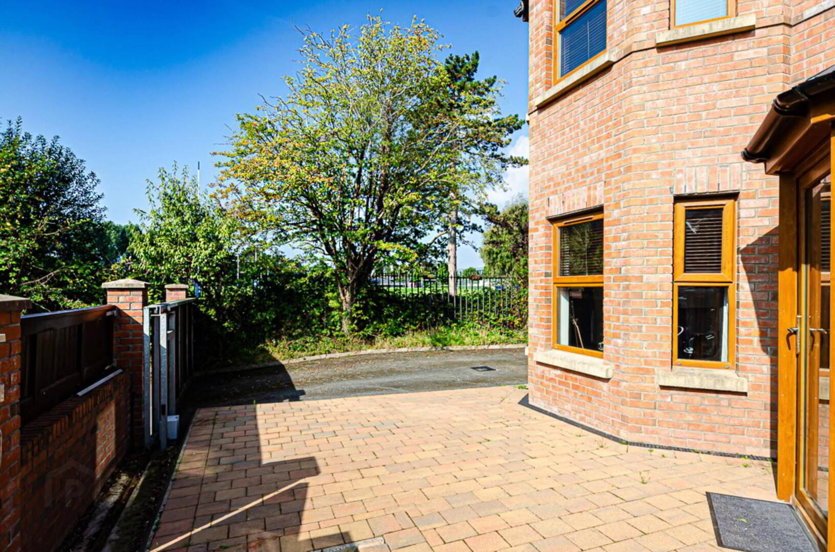 59 Onslow Gardens 6 of 47