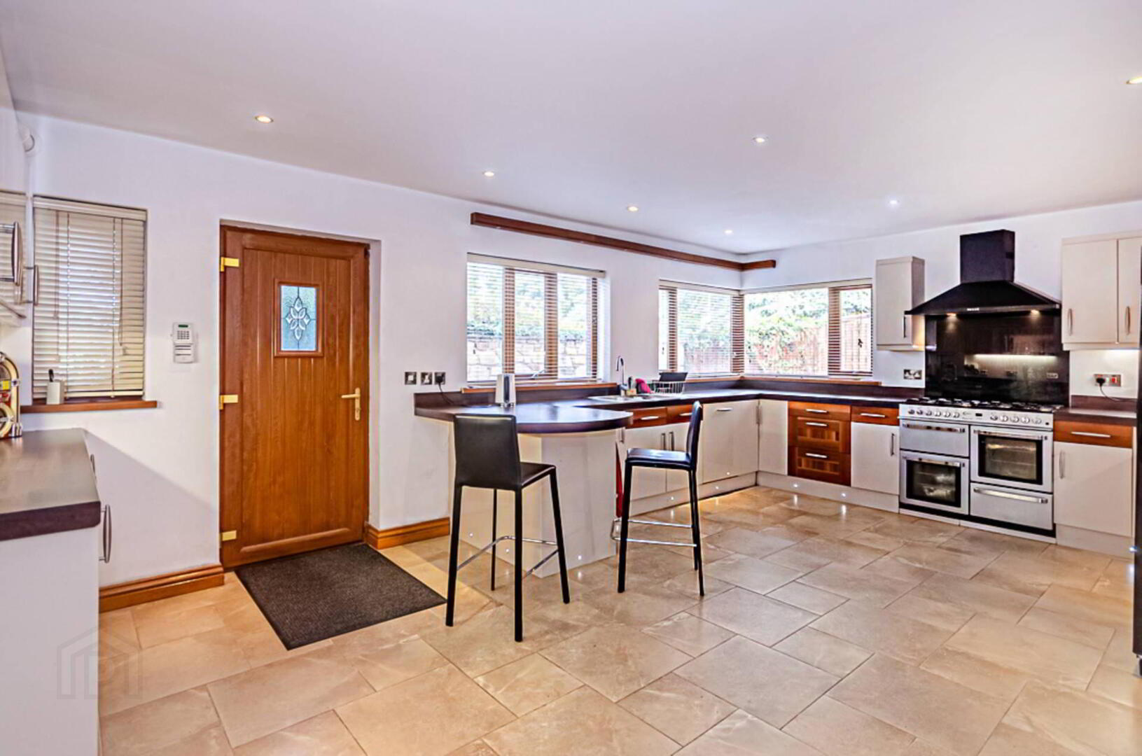 59 Onslow Gardens 13 of 47
