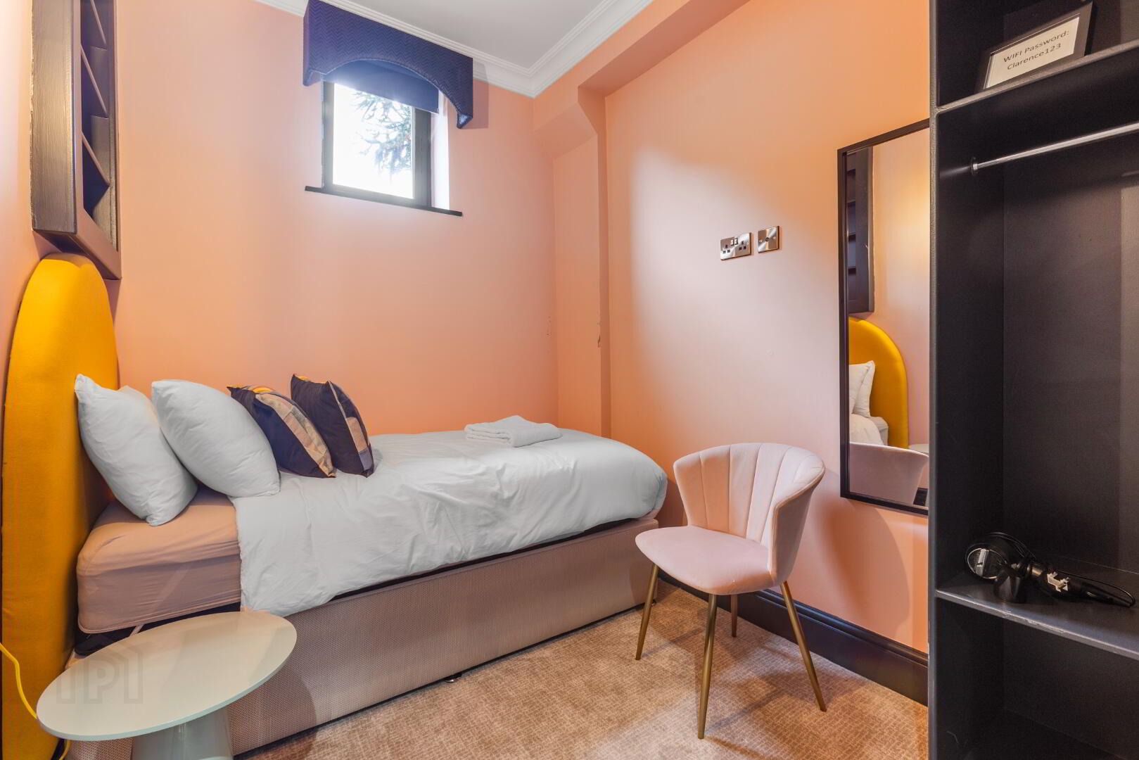 *luxury STUDENT SHORT Lets*, Clarence House 18 of 18