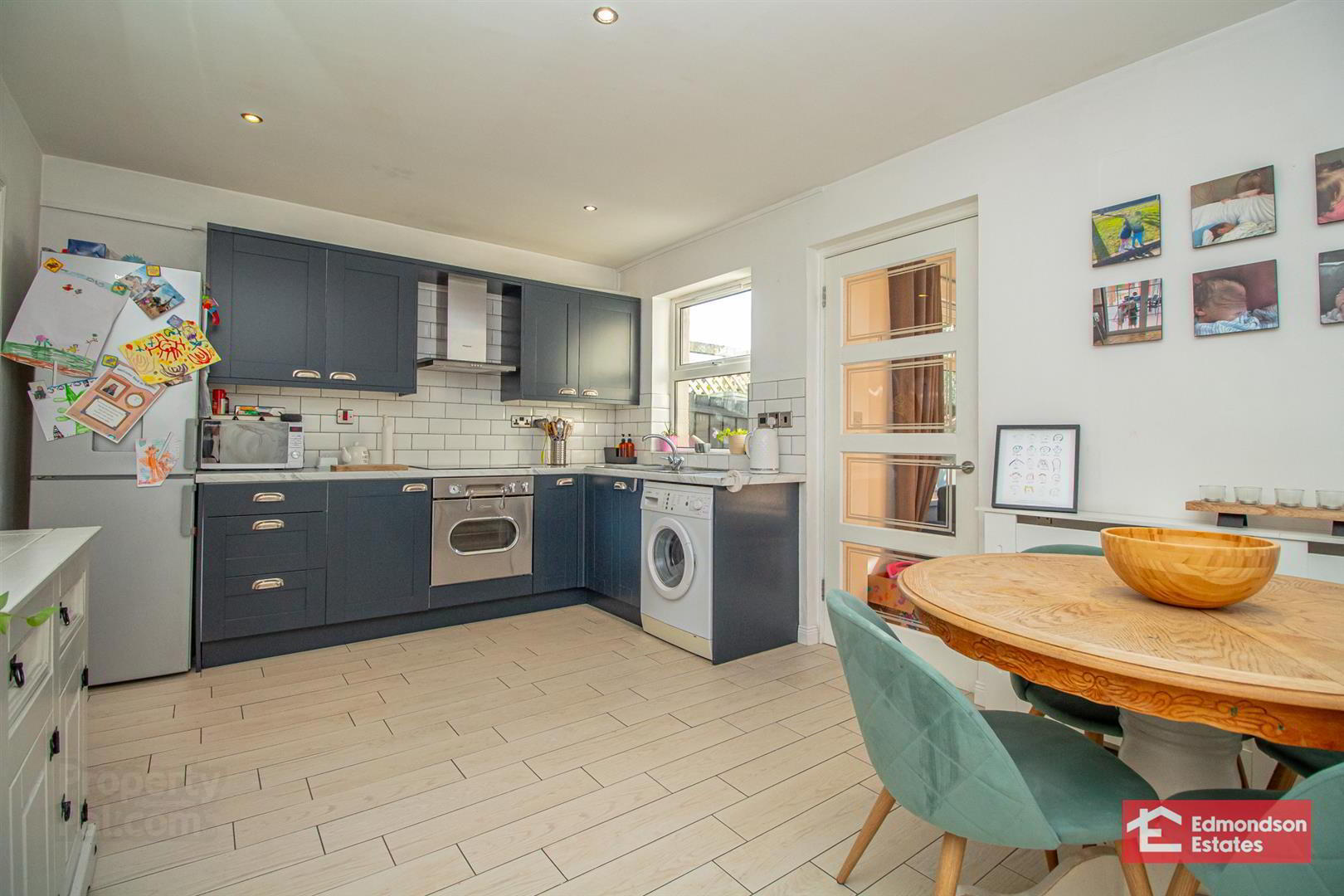 15 Glen Mews 8 of 29