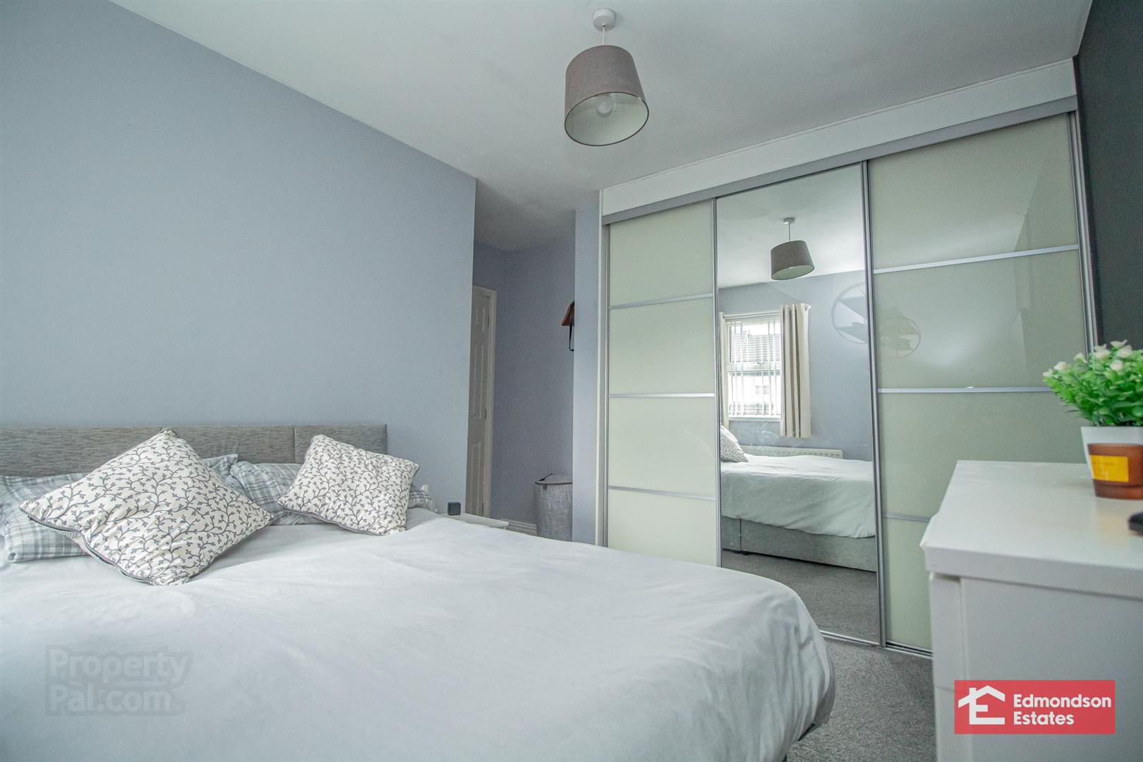 15 Glen Mews 18 of 29