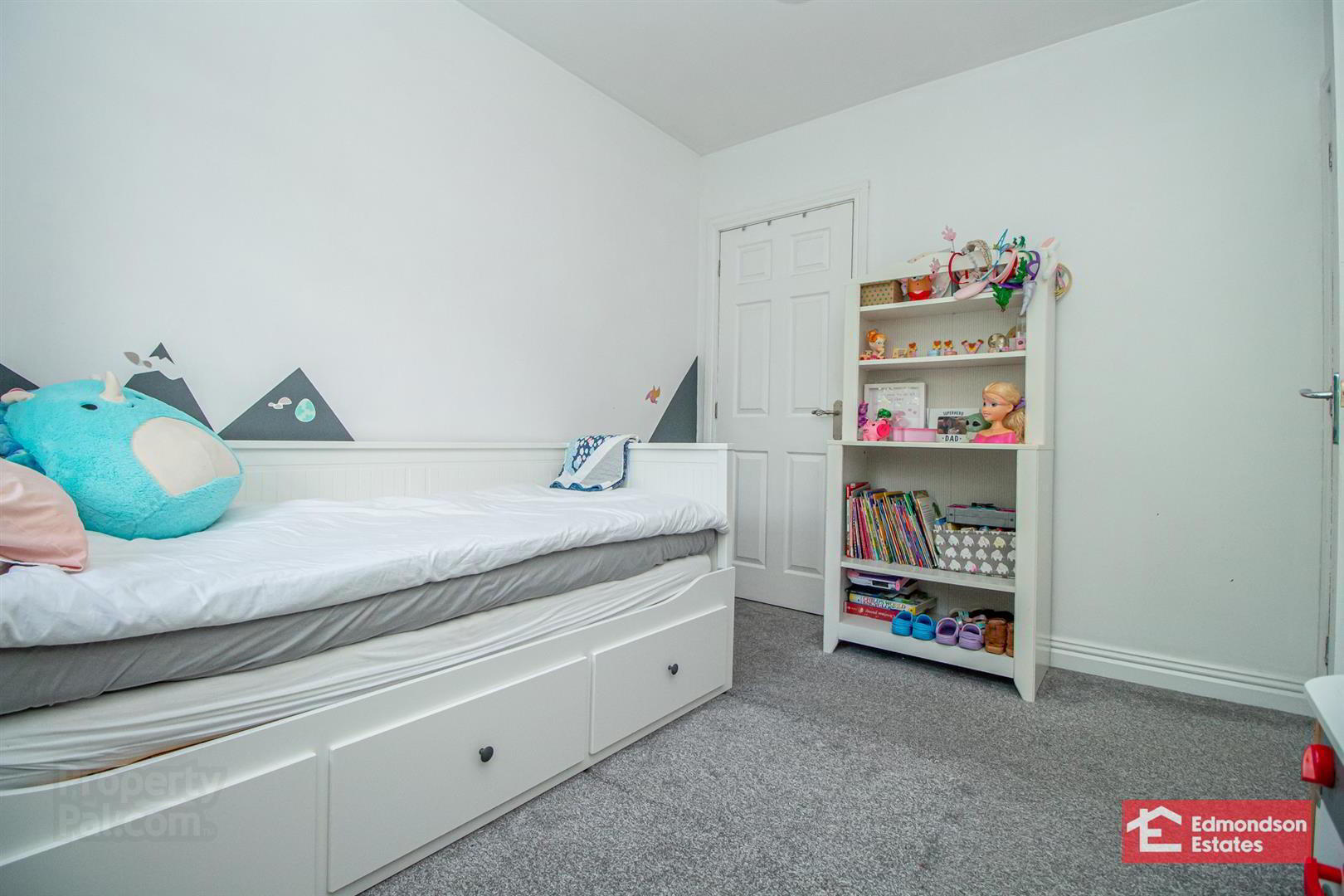 15 Glen Mews 20 of 29