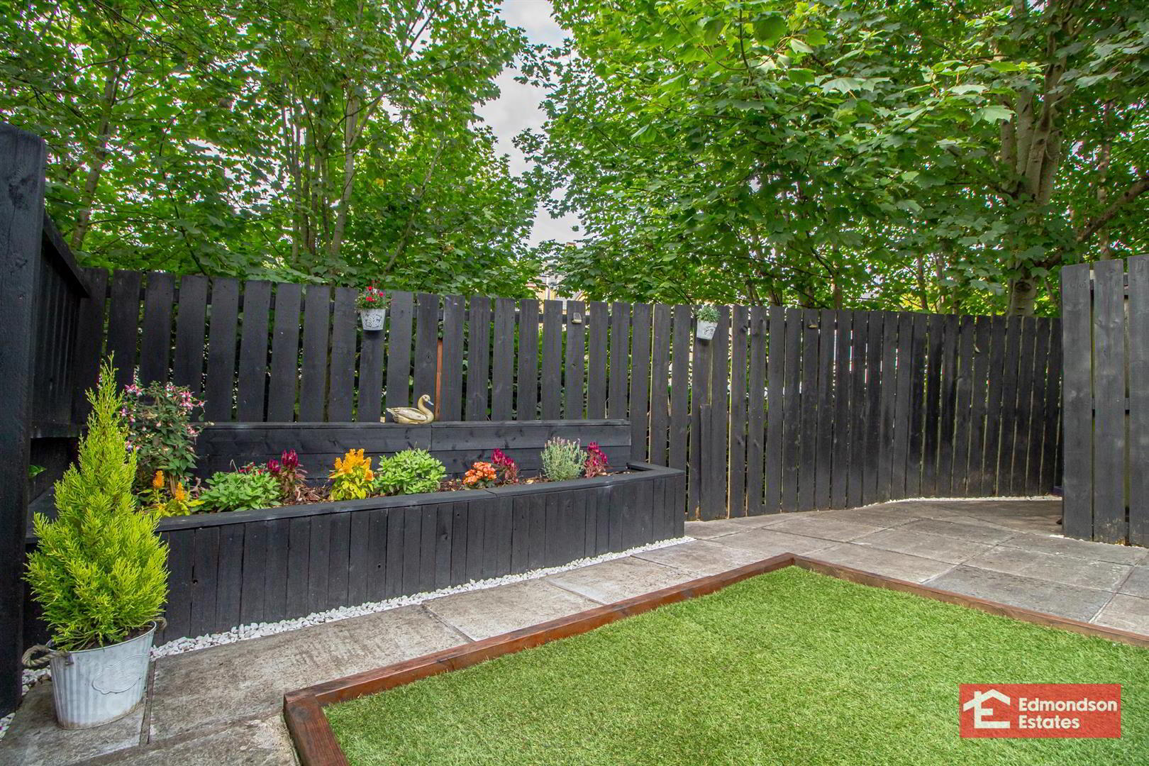 15 Glen Mews 27 of 29