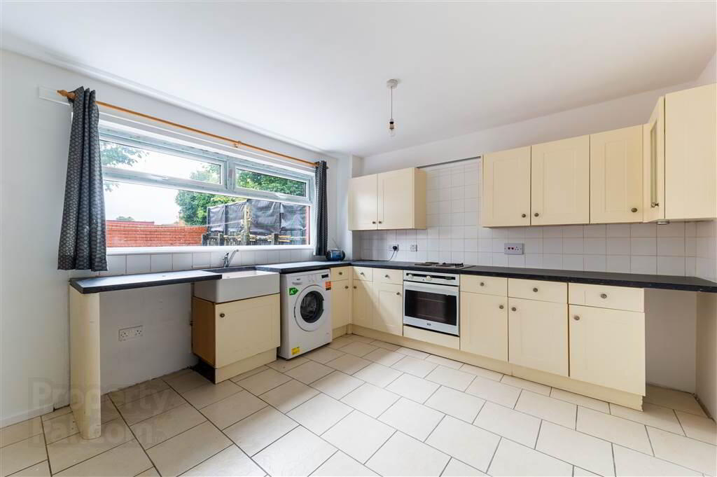 31 Finnis Close 7 of 15