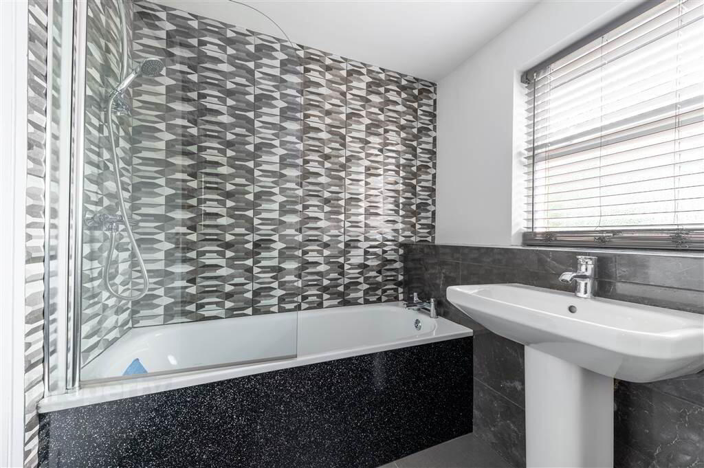 31 Finnis Close 13 of 15