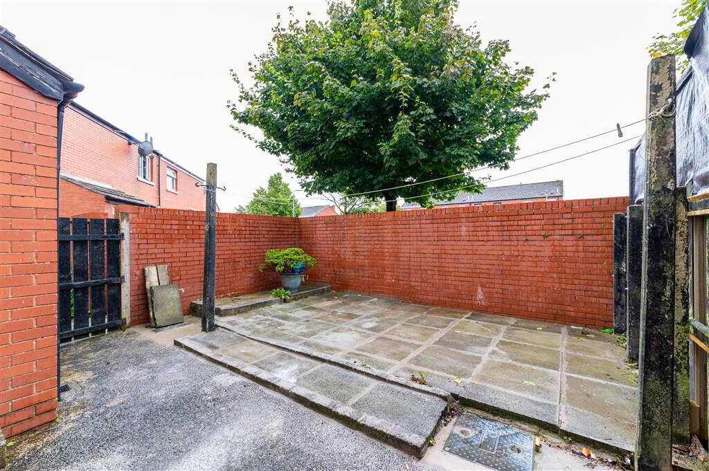 31 Finnis Close 14 of 15