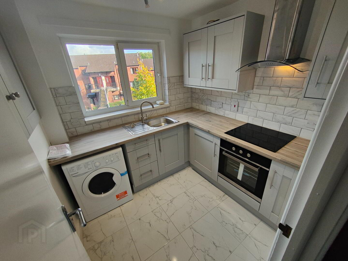 2e Stranmillis Court 6 of 20
