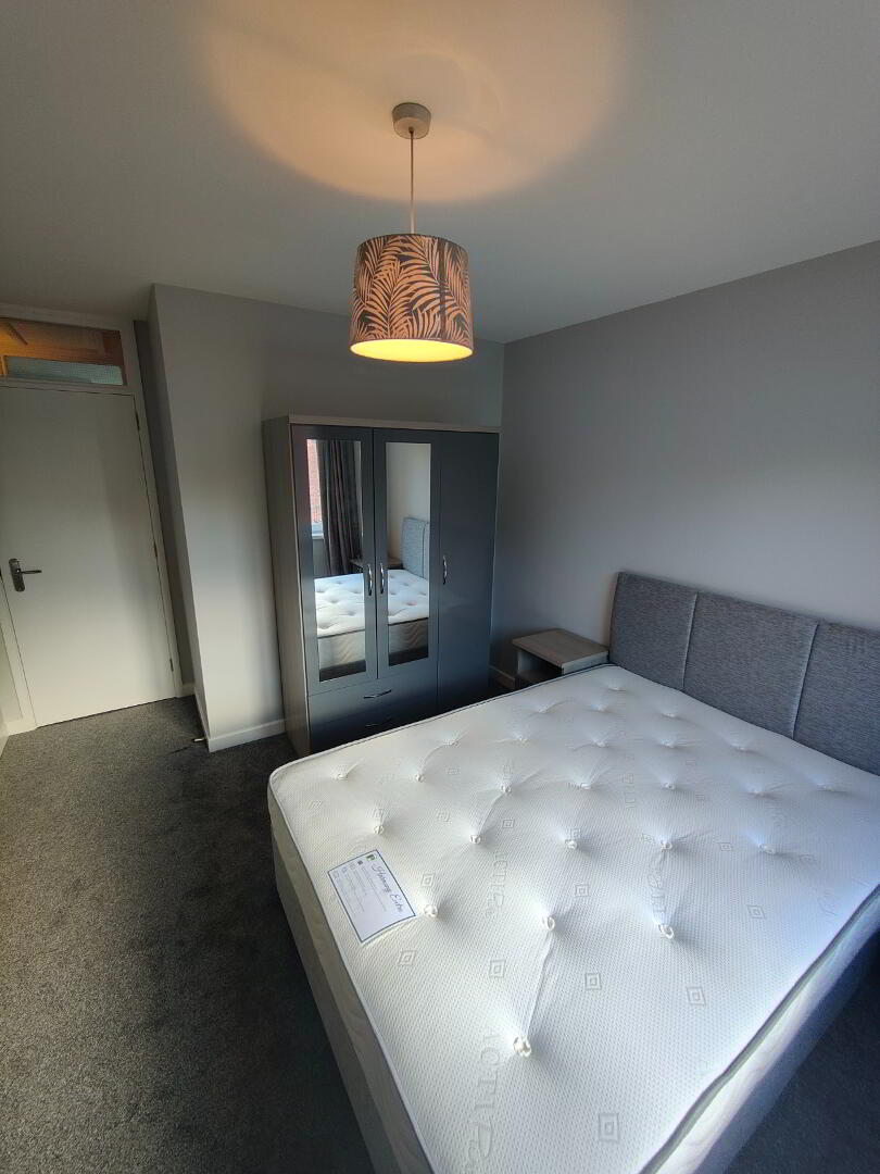 2e Stranmillis Court 13 of 20