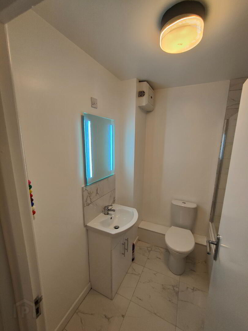 2e Stranmillis Court 18 of 20