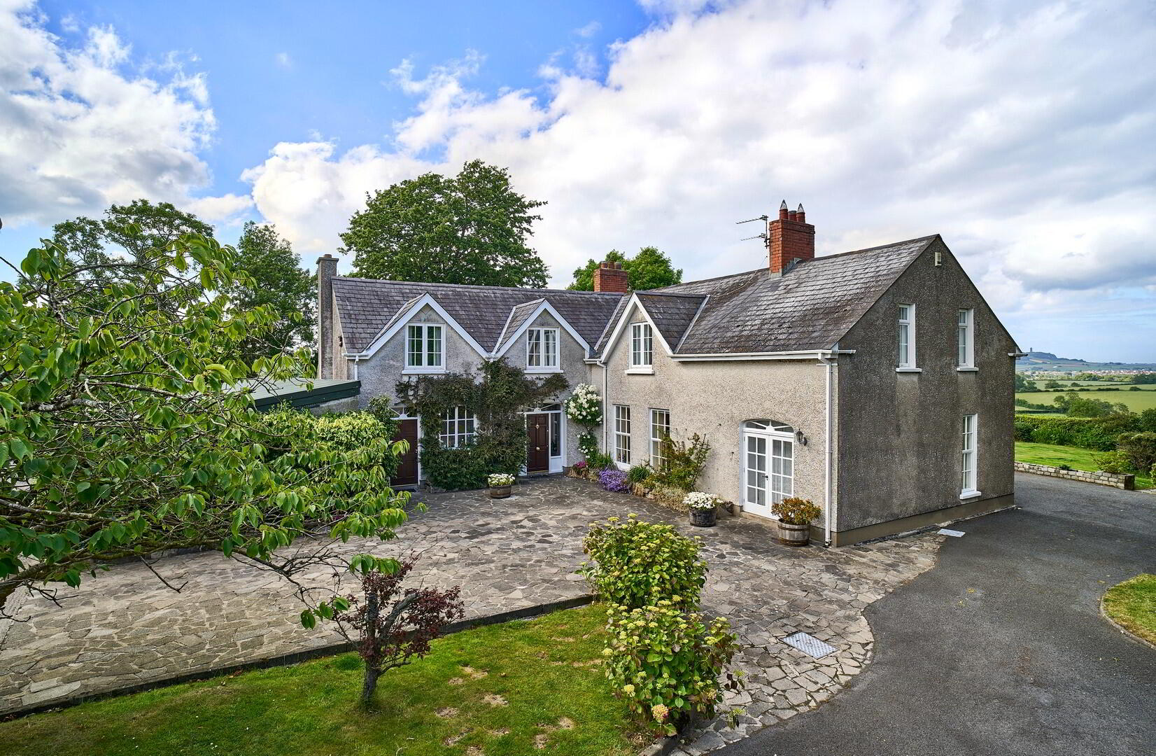 Stone Circle, 28 Ballynichol Road