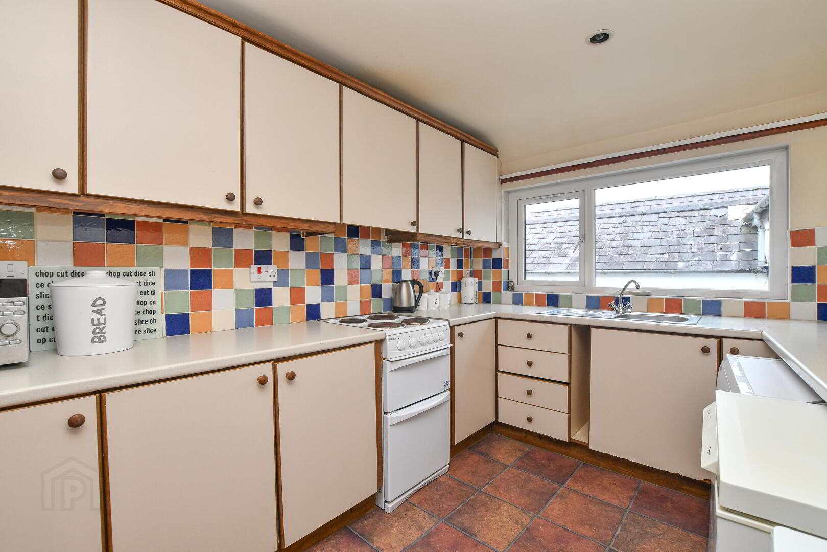 11 Marine Road 10 of 36