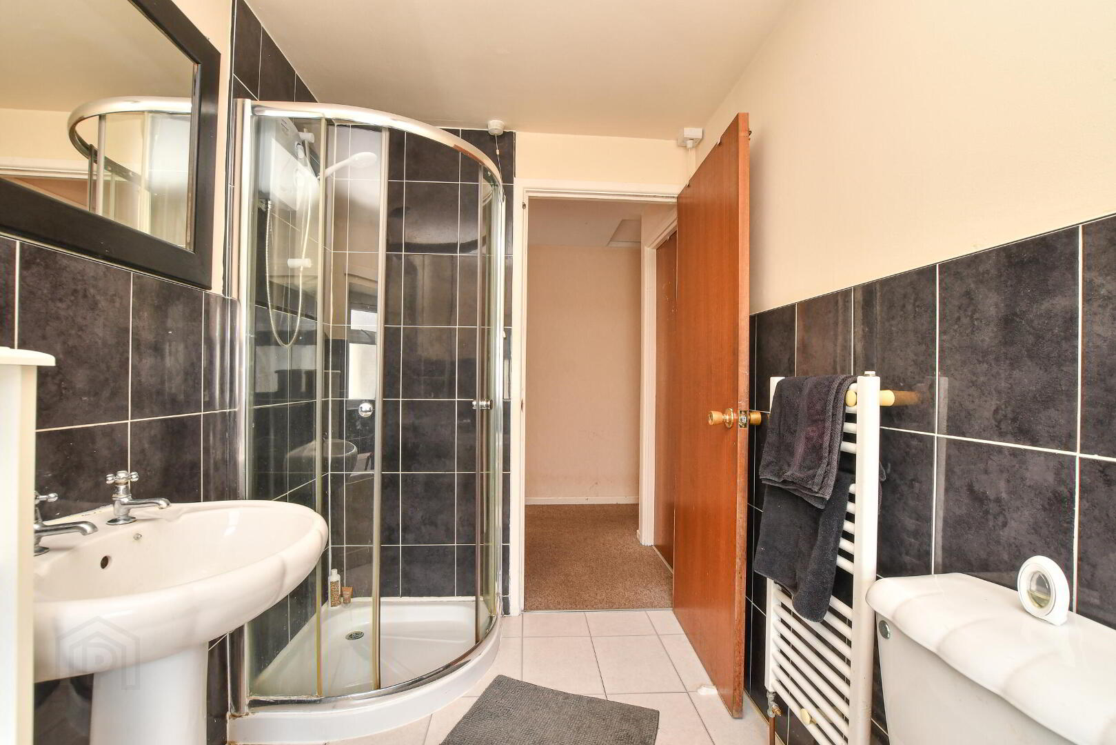 11 Marine Road 14 of 36
